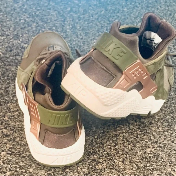 Nike Air Huarache! - Picture 2 of 8